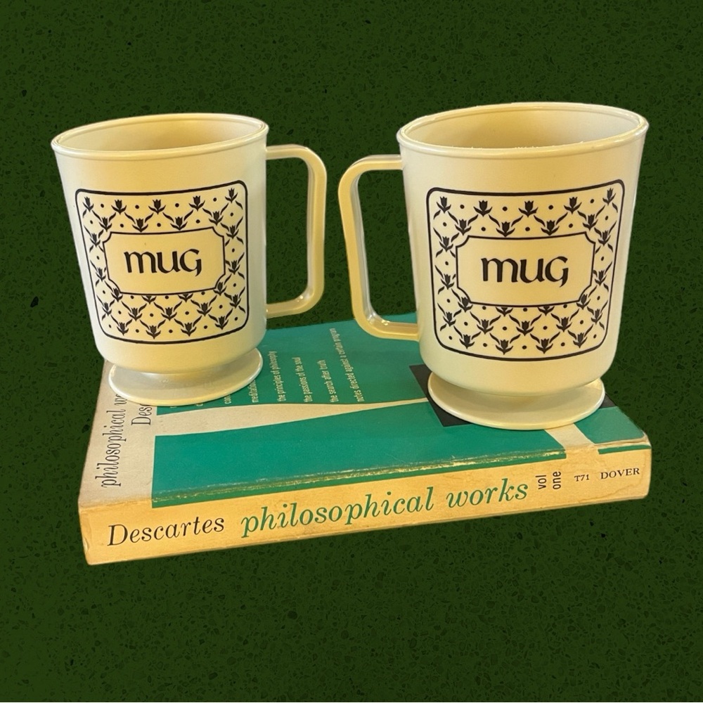 VTG Set of Two Retro Mugs * That Read "Mug" *